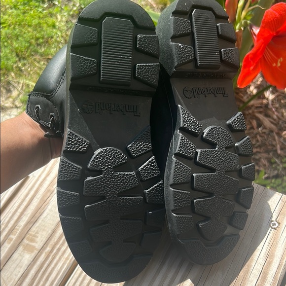 Timberland Black Leather Boots Durable Ankle-High Design - Picture 4 of 6